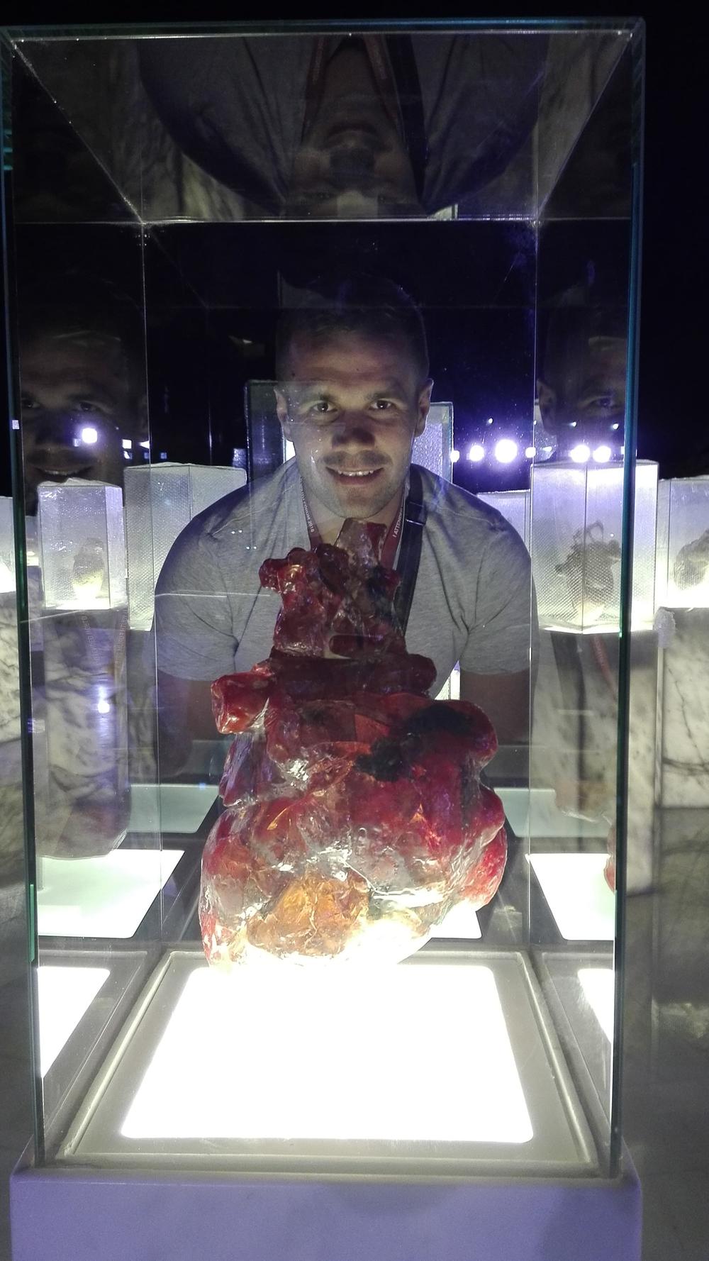 Bojan Grujić i Skulptura 'Digitalne emocije