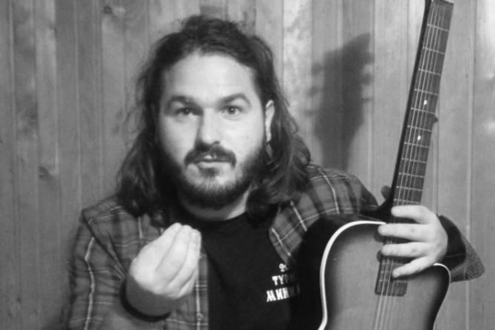 PAO SA TERASE POD NERAZJAŠNJENIM OKOLNOSTIMA! U 24. godini umro sin tvorca pesme PUKNI ZORO u Španiji!