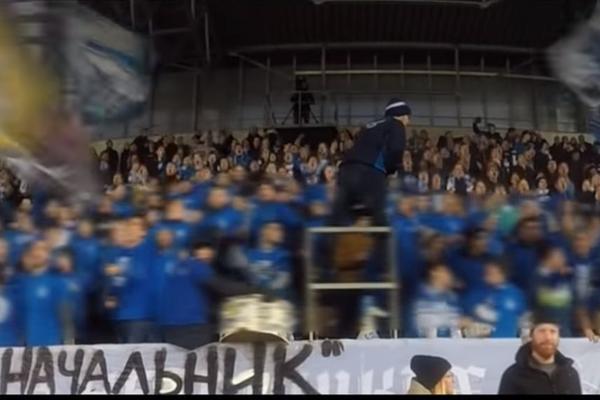 DALJE RUKE OD TOG STADIONA: Zamagljene face ruskih huligana, ali poruka je samo jedna i ona je poslata u Srbiju!