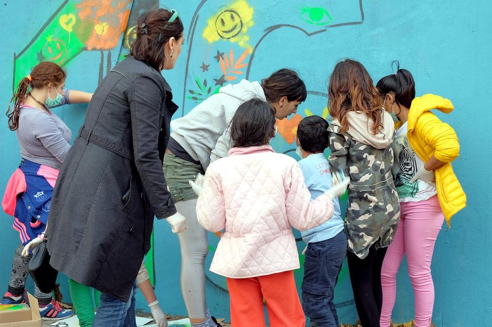 APEL GRAĐANIMA DA DONIRAJU GARDEROBU: Pomozite DECI U SVRATIŠTIMA jer im je to sada NAJPOTREBNIJE!