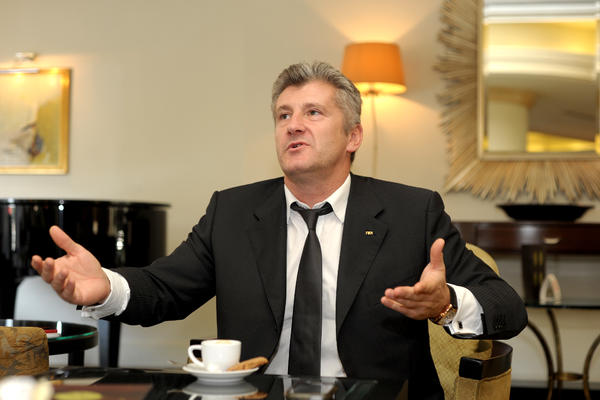 Davor Šuker i braća Mamić kolektivno nam s**u g***ić!