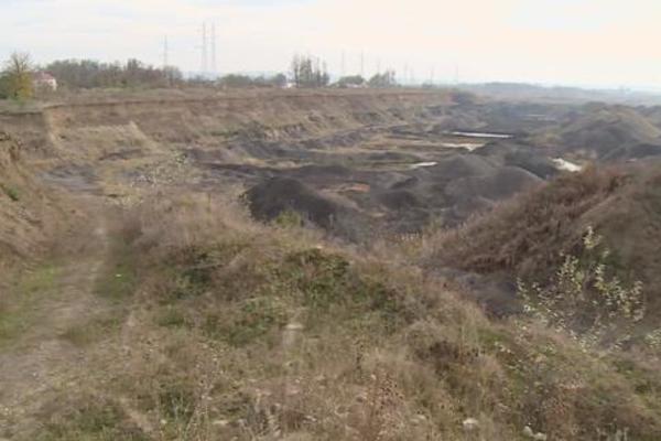 ŽIVE NA PUMPICAMA, TABLETAMA, INHALATORIMA! Žive na 50 km od Beograda, a ne mogu da žive OD  EKSPLOATISANJA UGLJA
