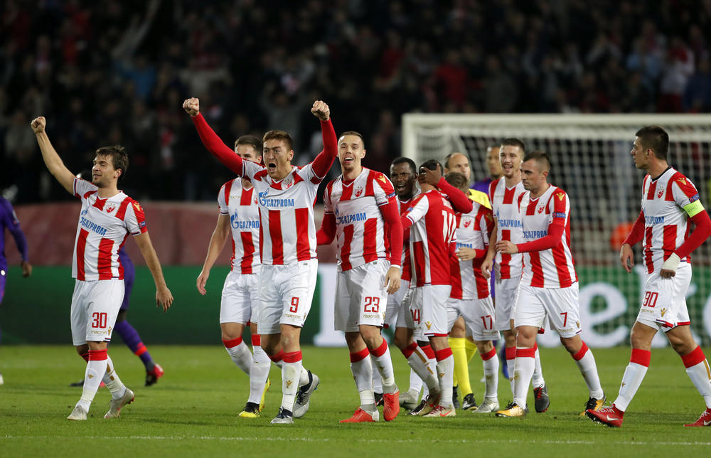 Fudbaleri Crvene zvezde posle velike pobede  