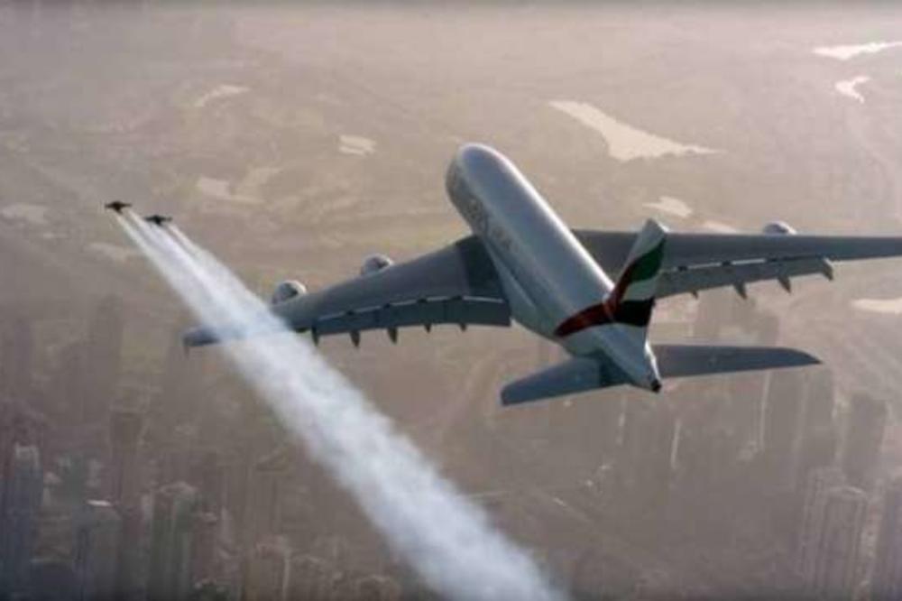 PUTNICI GLEDALI U NEVERICI: Leteli su avionom, pa su kroz prozor ugledali scenu iz NAUČNO-FANTASTIČNIH filmova!