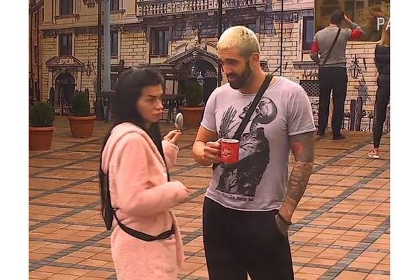 TRESLO SE SVE OD NJIHOVOG URLIKANJA: Boža i Šmizla se posvađali u OSTAVI!