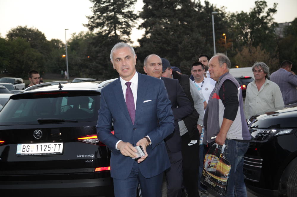 O ČEMU SE TO PRIČALO? Čelnici Liverpula dugo su posle utakmice ostali u Terzićevoj kancelariji!