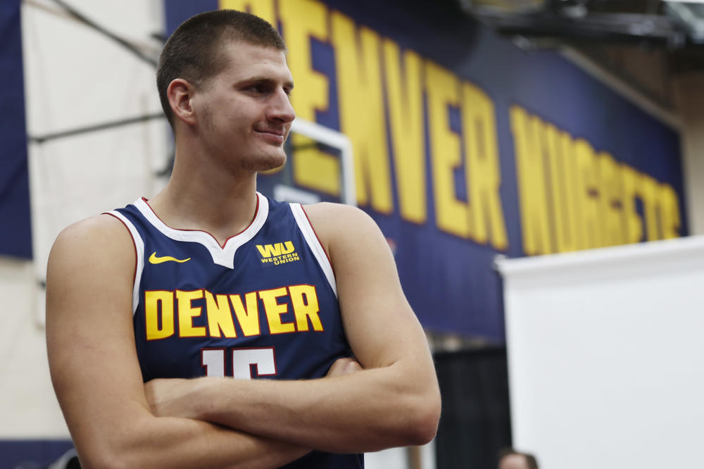 VELIKI SKANDAL U NBA, JOKIĆ KAŽNJEN SA 25.000 DOLARA ZBOG HOMOFOBIJE: Razlog, JEDNA REČ koju je izgovorio! (VIDEO)