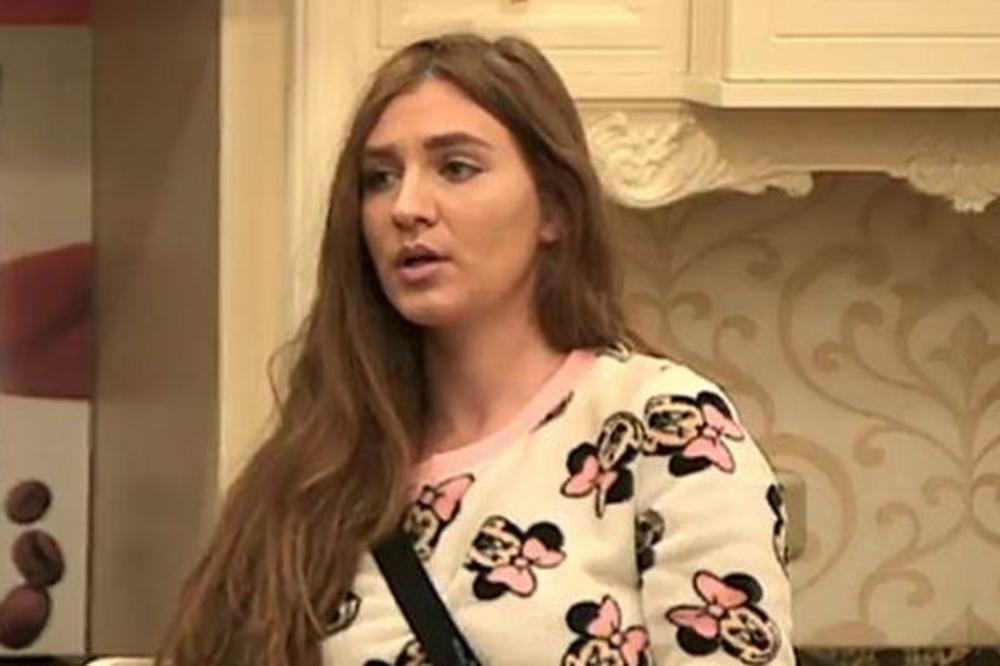 TI SI ZA MENE MIŠIĆ KOJI ŽELI DA SE PREDSTAVI KAKO JE OPASAN: Izabela NE MOŽE da ga SMISLI! (FOTO)