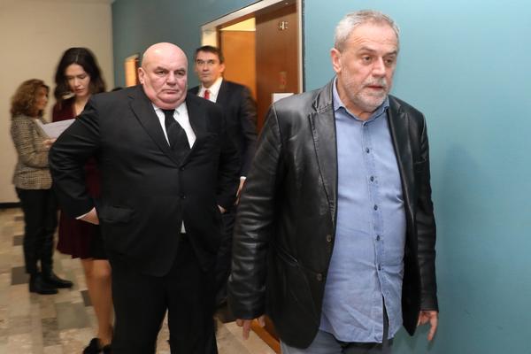 BANDIĆ JE ODBIO DA STAVI GIPS NA POLOMLJENU NOGU JER NIJE HTEO TAKAV PRED PUTINA: Detalji iz života političara