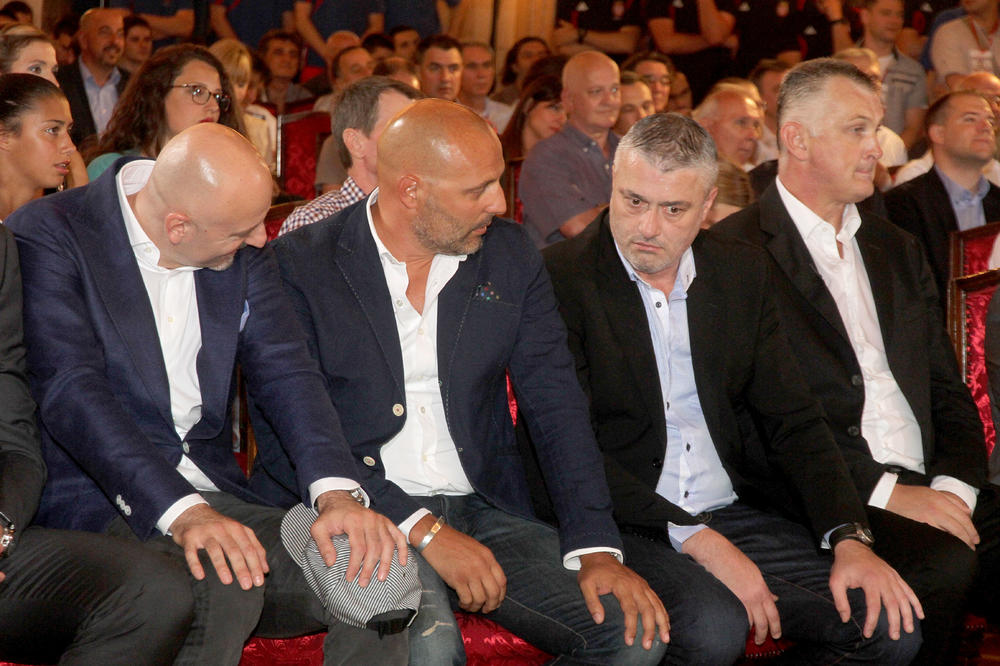 LEGENDA CRNO-BELIH HVALI ZVEZDU: Čudi me Milan Tomić, u Partizanu trener ne može da igra!