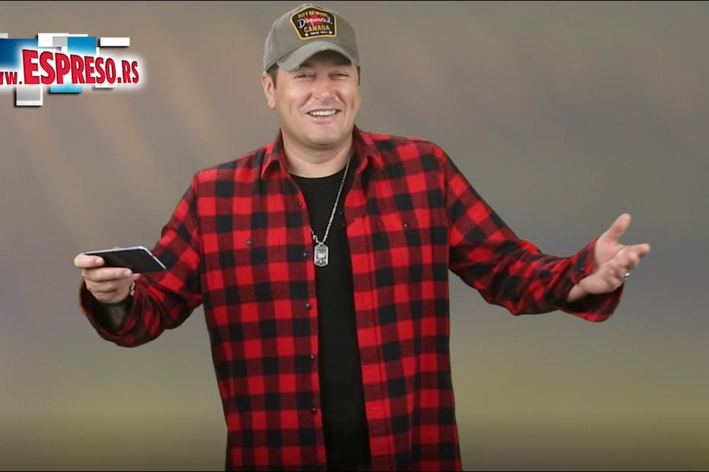 KAKAV ŠMEKER! Aco Pejović donirao SVOJOJ ŠKOLI 10 violina i 5 violončela pred MATURU!