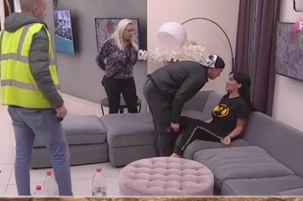 DAVID NASRNUO NA ALEKSANDRU ZBOG LUNE: Urlao je, gurao i uhvatio je za vilicu! Obezbeđenje reagovalo!