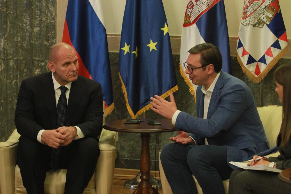 MLADI TREBA DA SE UGLEDAJU NA OVE VELIČINE! Vučić oduševljen ruskim sportistima