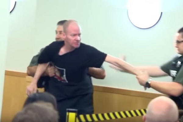 NAŠAO SE LICE U LICE SA UBICOM ĆERKE (5): Ovaj otac je uradio ono što bi svako od nas! (VIDEO)