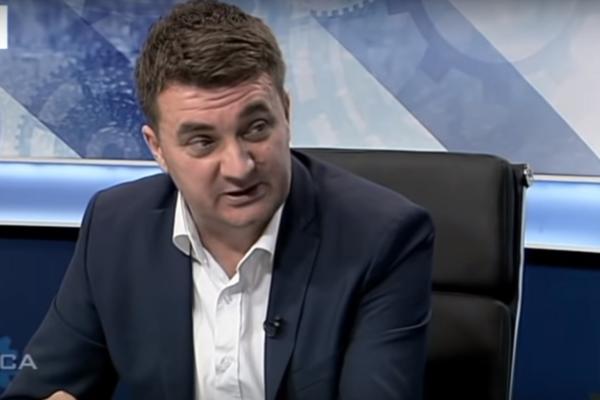 PRIVEDEN NA GRANIČNOM PRELAZU: Srpski policajci su me skinuli golog, maltretirali i pretili Sremskom Mitrovicom!