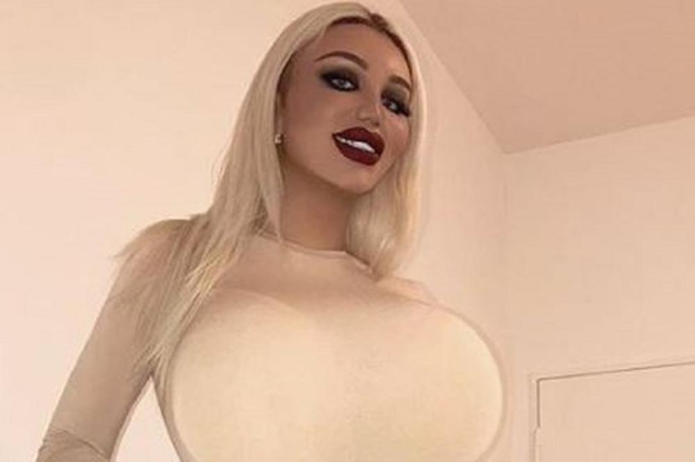 IVANA ŽELI DA IZGLEDA KAO LJUDSKA LUTKA: Već je uradila 20 operacija i izgleda BIZARNO (FOTO)