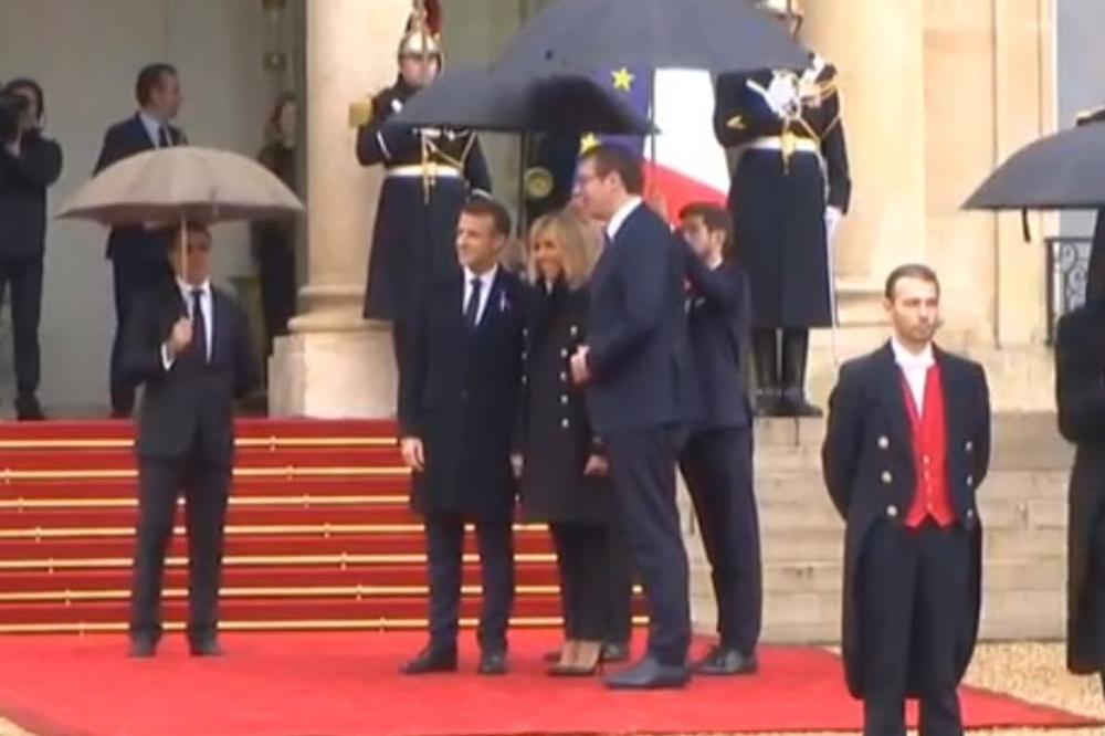 DA LI STE GA PRIMETILI? Specijalni detalj na Vučićevom odelu u Parizu! To je jedan od najvećih simbola Srbije!