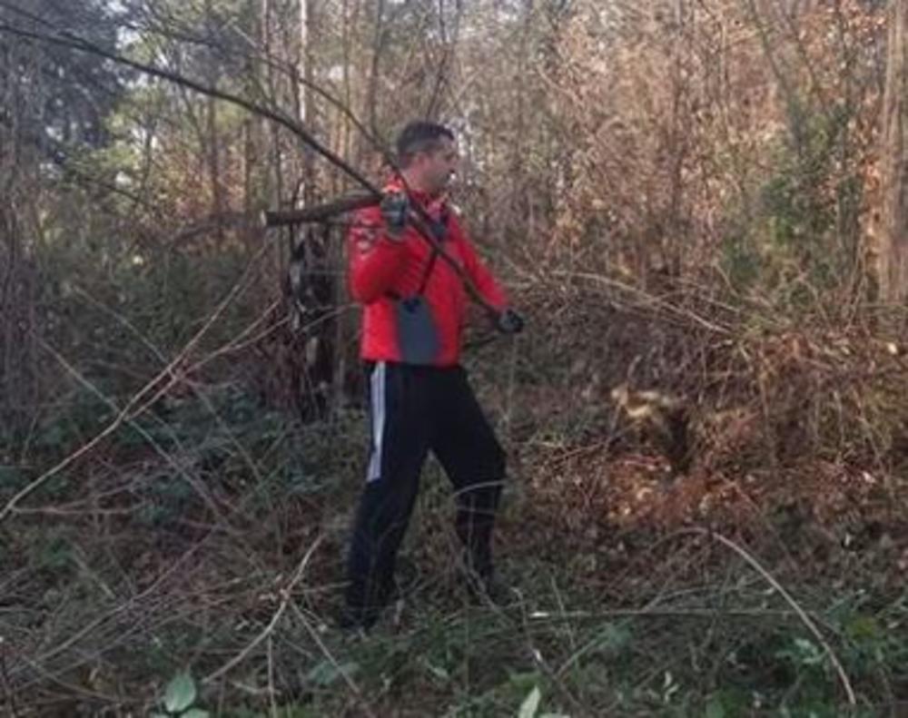 Volonteri čiste grob 