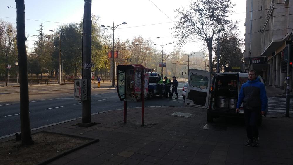 Policija je blokirala ulicu  