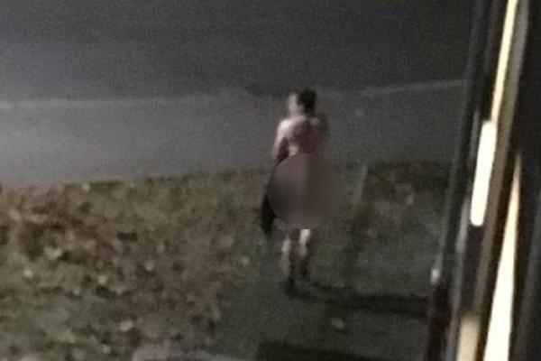 POTPUNO NAG UPADA DEVOJKAMA U SOBE I ZAKLJUČAVA SE! Ovaj manijak teroriše studentski dom