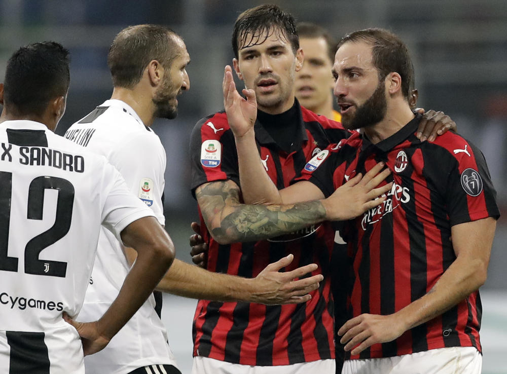 Iguain razgovara oko sudijske greške sa bivšim saigračima  