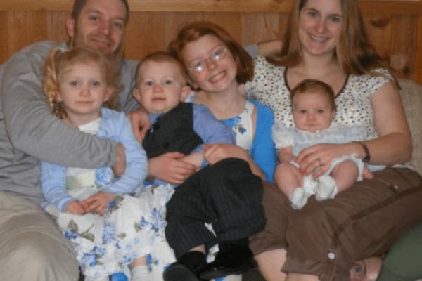 JEZIVI DETALJ SE KRIJE NA OVOJ FOTOGRAFIJI: Više od polovine ljudi ga ne primeti, ali pogledajte bolje! (FOTO)