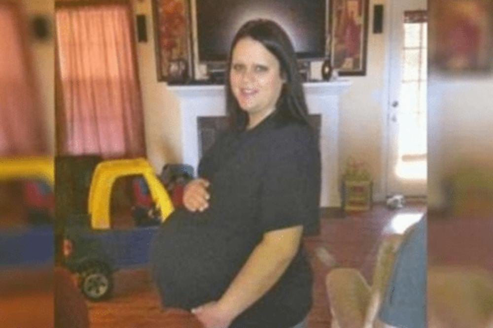 FOTOGRAFISAO JE SVOJU TRUDNU SUPRUGU: Kada je kasnije video sliku umalo se nije ŠLOGIRAO! (FOTO)