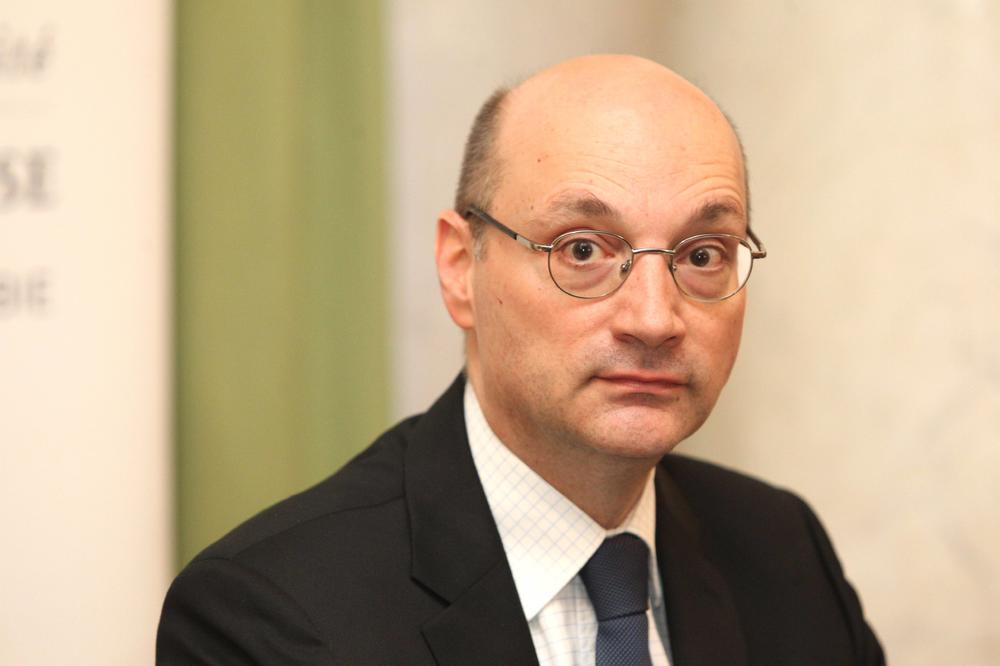 POSREDNO KONTAKTIRAO SA VUČIĆEM: Evo zašto je francuski ambasador osetio potrebu da se izvini srpskom narodu!