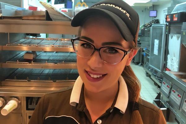 MEK JE ODLIČNO MESTO ZA STICANJE RADNIH NAVIKA I ORGANIZACIJU: Teodora otkrila zbog čega radi baš u ovoj kompaniji!