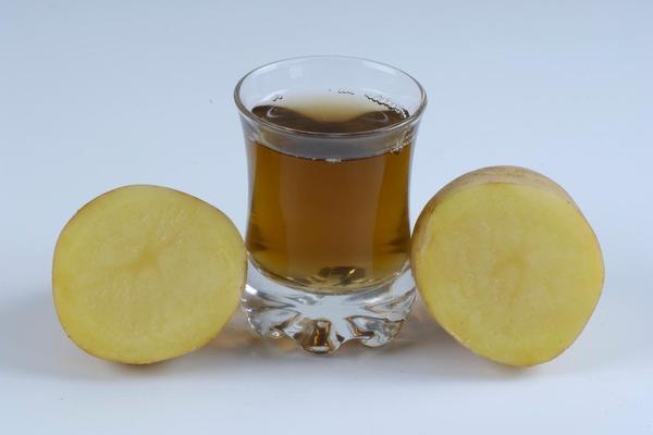 SOK OD KROMPIRA LEČI MNOGE BOLESTI: Napravite čudotvoran napitak koji jača IMUNITET i čisti telo od TOKSINA!