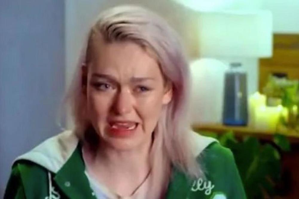 RASKINULI SU VERIDBU DAN PRED VENČANJE: Kada je saznala s kim joj se dopisuje verenik, mlada je pobesnela!