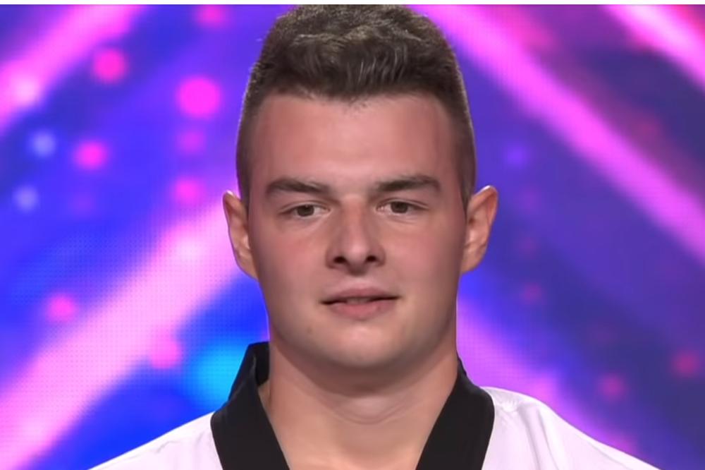 OVAJ BOSANAC IMA NAJTVRĐU GLAVU NA SVETU! Za 55 sekundi njome je razbio 175 betonskih ploča! (VIDEO)