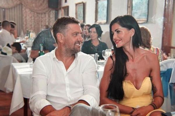 IMA I TETOVAŽU KAO PAULO DIBALA: Krstajićeva supruga je TOP! Najlepša i najzgodnija među ženama selektora!
