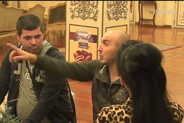 CONJA OBJAVIO RAT PRODUKCIJI ZBOG MILKE: Niste fer prema meni!