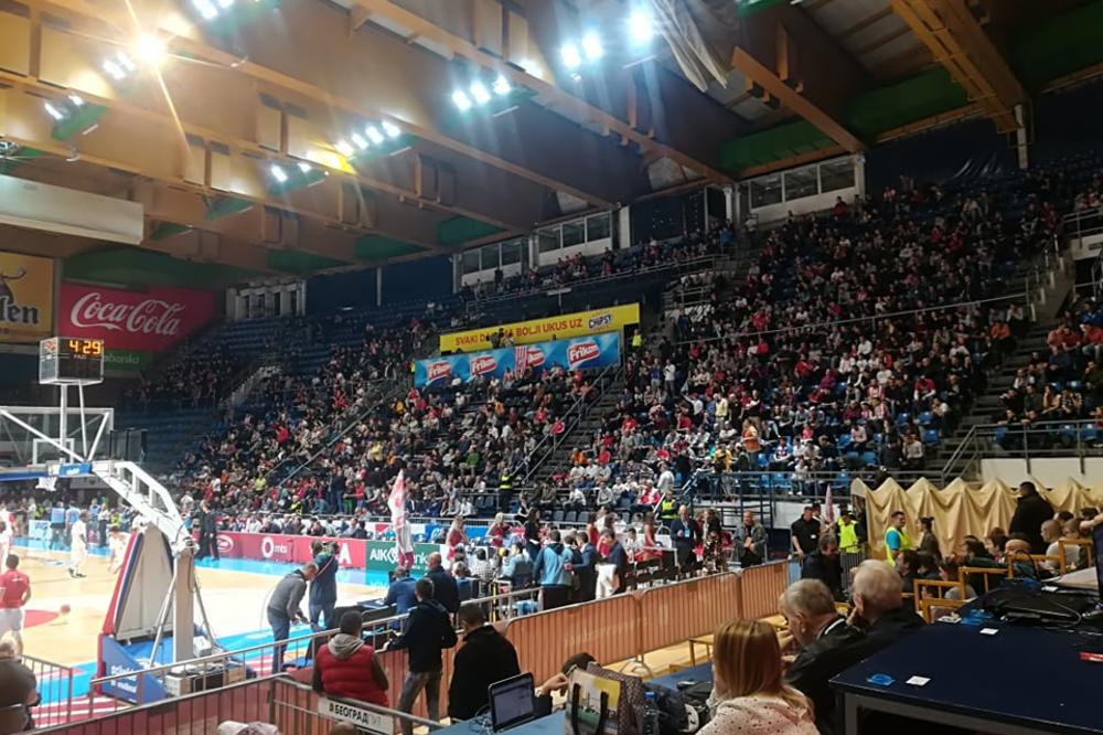 JEŽENJE U PIONIRU DO DASKE: Izašle su čirlidersice Zvezde, a onda je krenula pesma koja puca svakog Srbina!