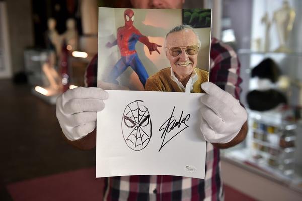 Marvelova legenda STEN LI ostavio svetu poslednjeg superheroja