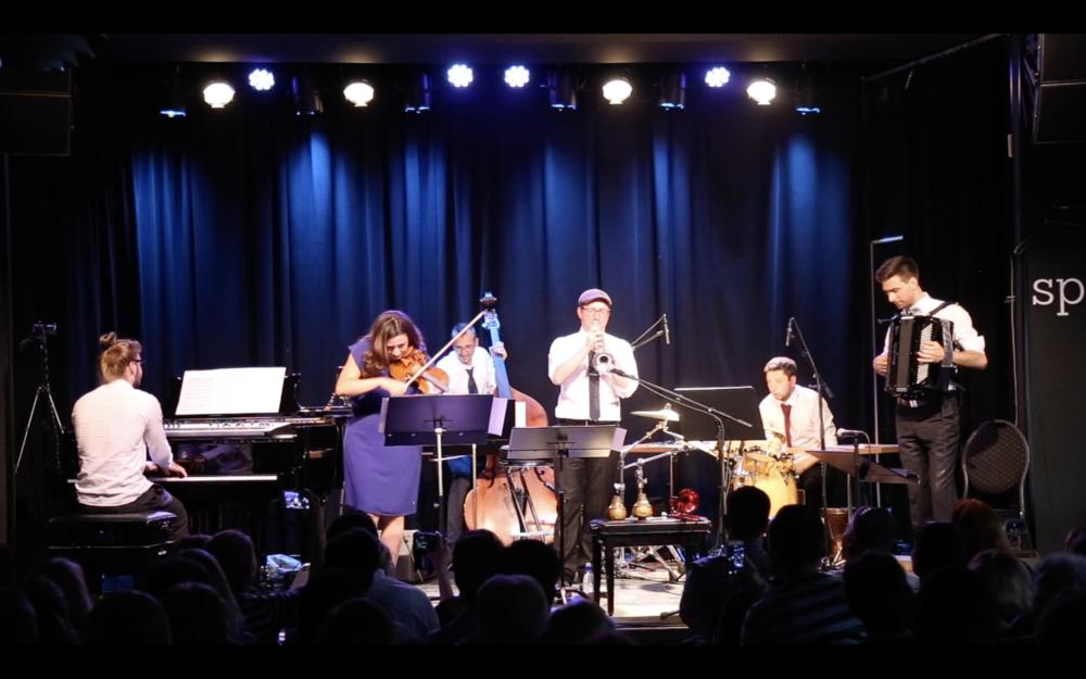 Moulin Noir na koncertu  