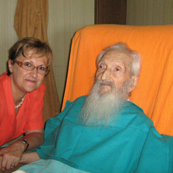 UNUKA PATRIJARHA PAVLA GA ZAMOLILA DA JOJ SREDI OPERACIJU, A ON NI NI DA ČUJE! Za ovo malo ko zna, RAZLOG je...