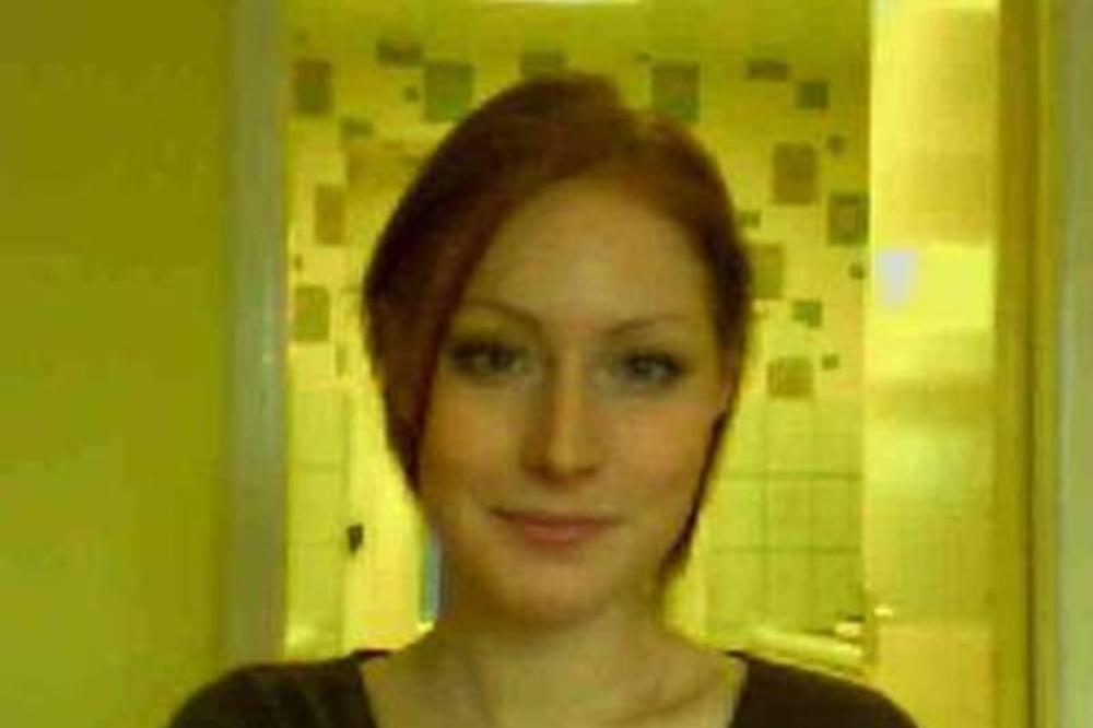 UDATA NASTAVNICA MUZIČKOG ZAVELA DVA UČENIKA (17)! Posle hora ih je pozvala kod sebe, napila i skinula