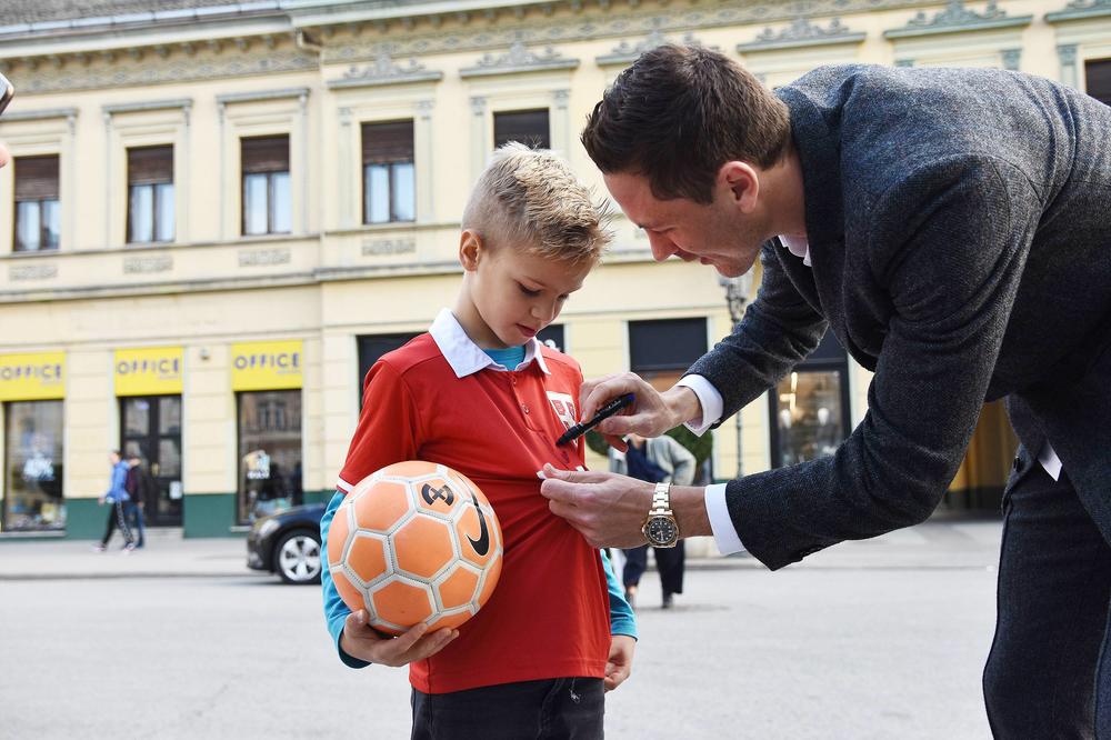 NEMANJA MATIĆ ODBRUSIO ENGLEZIMA KOJI GA RAZAPINJU: Ja sam tako vaspitan! Volim Srbiju!