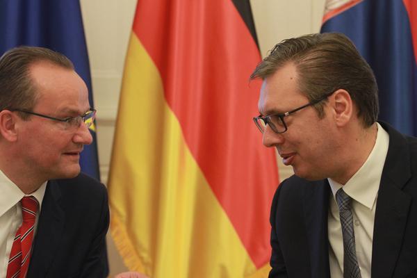 ON JE ČOVEK OD POVERENJA ANGELE MERKEL I STIGAO JE KOD VUČIĆA! Evo koju mu je poruku doneo direktno iz Nemačke