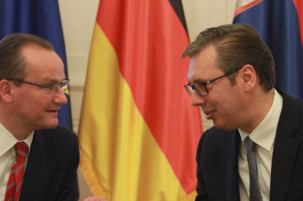 ON JE ČOVEK OD POVERENJA ANGELE MERKEL I STIGAO JE KOD VUČIĆA! Evo koju mu je poruku doneo direktno iz Nemačke