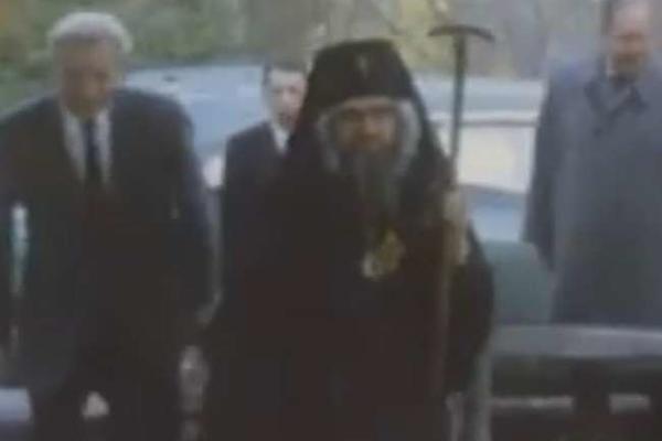 RUSKI ČUDOTVORAC SRPSKOG POREKLA: Pogledajte redak video snimak Svetog Jovana Šangajskog! (VIDEO)