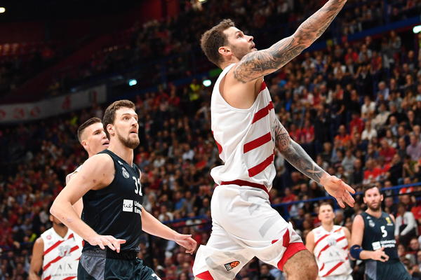 ZASTRAŠUJUĆI MICIĆ SRUŠIO BAJERN: Micov je Armanijev prvi maneken, kraljevski udar Makabiju!