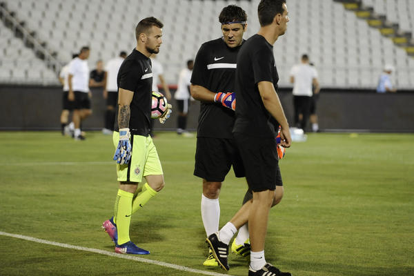 GOLMAN PARTIZANA POVREDIO SAIGRAČA: Ređaju se loše vesti u taboru crno-belih!