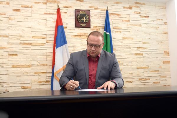 BOR DOBIO LED RASVETU, OČEKUJE SE GODIŠNJA UŠTEDA OD 50 MILIONA. Milikić: Ekonomska isplativost na prvom mestu!