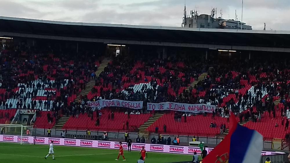 Transparent navijača Srbije  