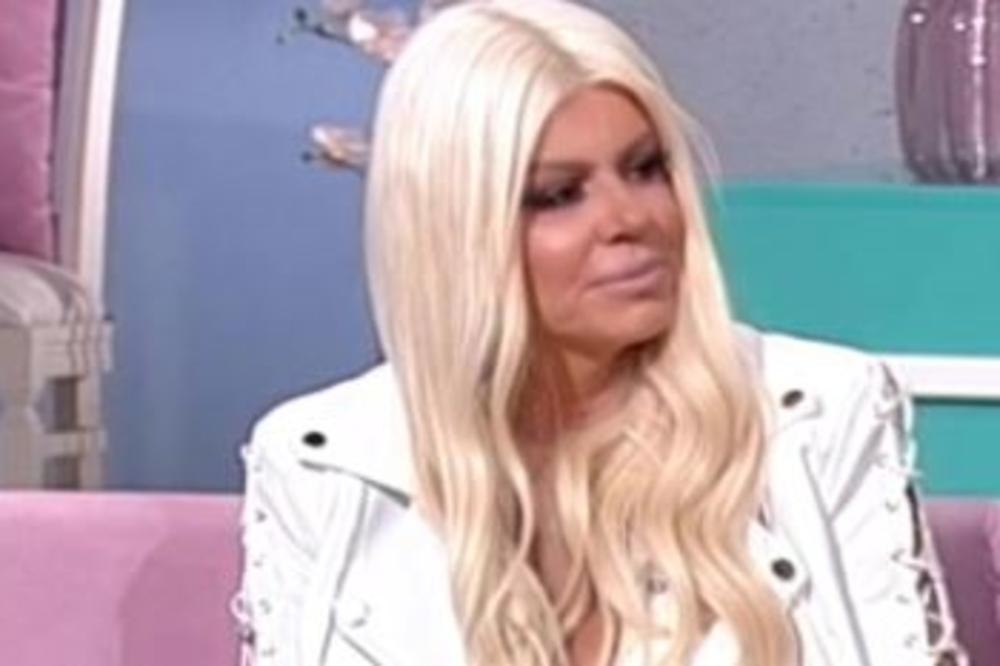 ON JE TAKO SLADAK I SKROMAN: Dara Bubamara bacila oko na KOLEGU?! (FOTO)