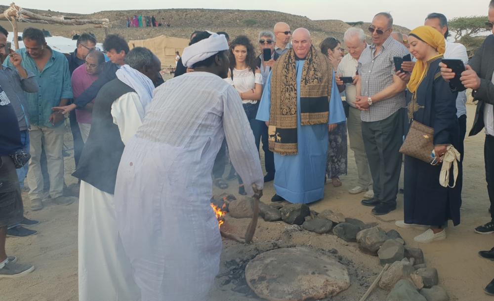 Beduini su inače veoma dosledni svojoj tradiciji, kulturi i teško prihvataju drugačiju kulturu i običaje, a Palma im se pridružio i ispoštovao običaje  