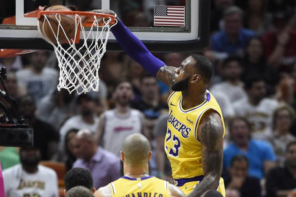 LEBRON UTRPAO 51 POEN SVOM MAJAMIJU: Sparsi jači od šampiona! Nikola Vučević je mnogo moćan ove sezone!
